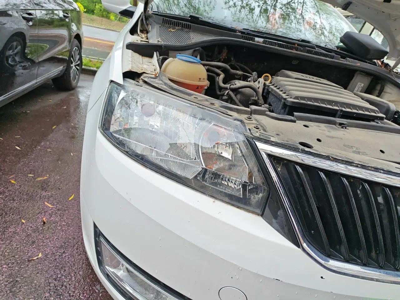 Skoda Rapid Spaceback 2016 Revised Version 1.6L Automatic Front-Drive Edition — миниатюра 7