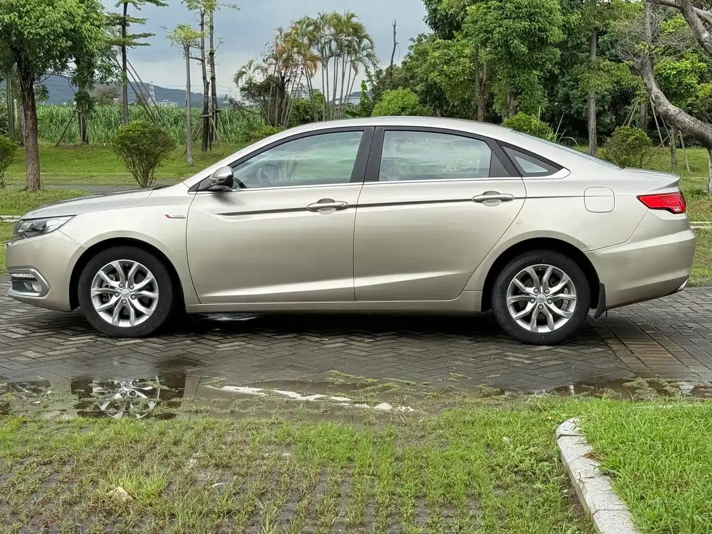 Geely Emgrand GL 2017 1.3T Manual Elite — миниатюра 4