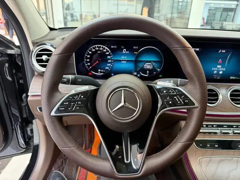 2023 Mercedes-Benz E-Class E 300 L Luxury Sedan — миниатюра 18
