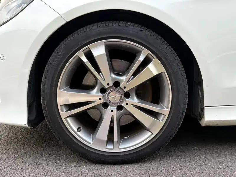 2015 Mercedes-Benz E-Class E 320 L Sport 4MATIC — миниатюра 11