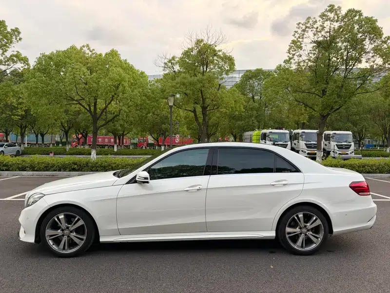 2015 Mercedes-Benz E-Class E 320 L Sport 4MATIC — миниатюра 4