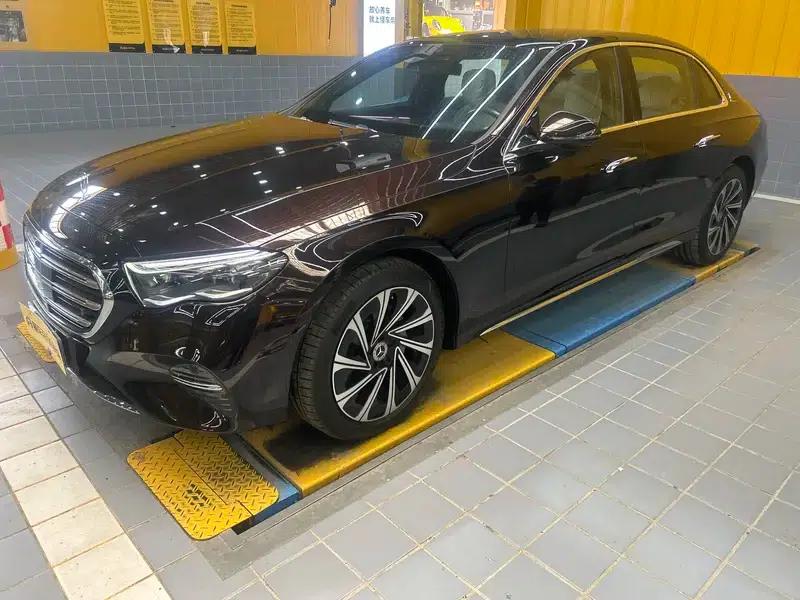 Mercedes-Benz E-Class 2024 E 300 L Luxury Sedan — миниатюра 27