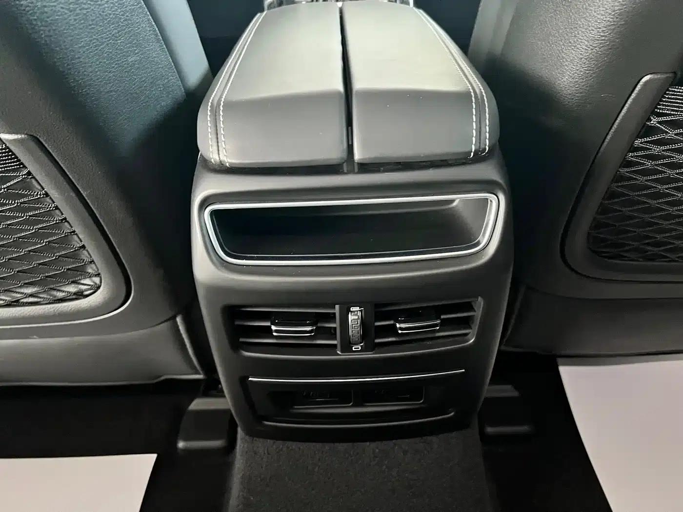 Geely Borui New Energy 2022 1.5T PHEV Mileage Upgrade Premium Edition — миниатюра 25