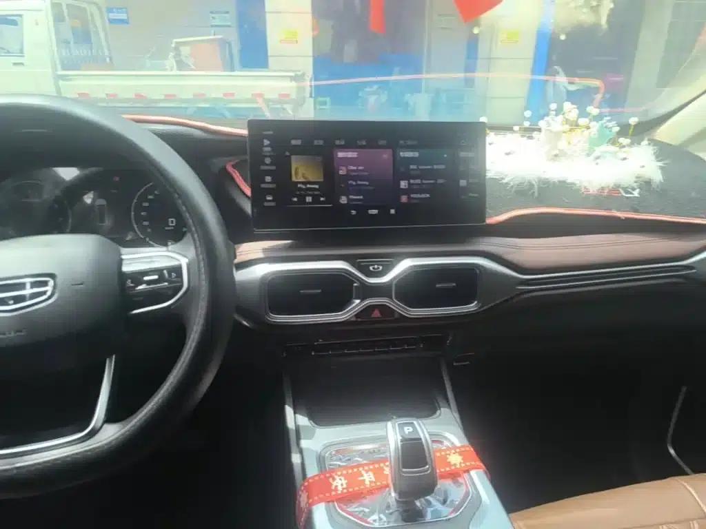 Geely Haoyue 2022 1.8TD Automatic Comfort 7-seater — миниатюра 9