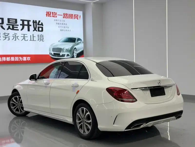 2017 Mercedes-Benz C-Class Facelift C 180 L Fashion Sport Edition — миниатюра 4