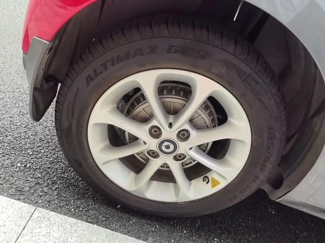 smart forfour 2016 1.0L 52 kW Dynamic Edition — миниатюра 14