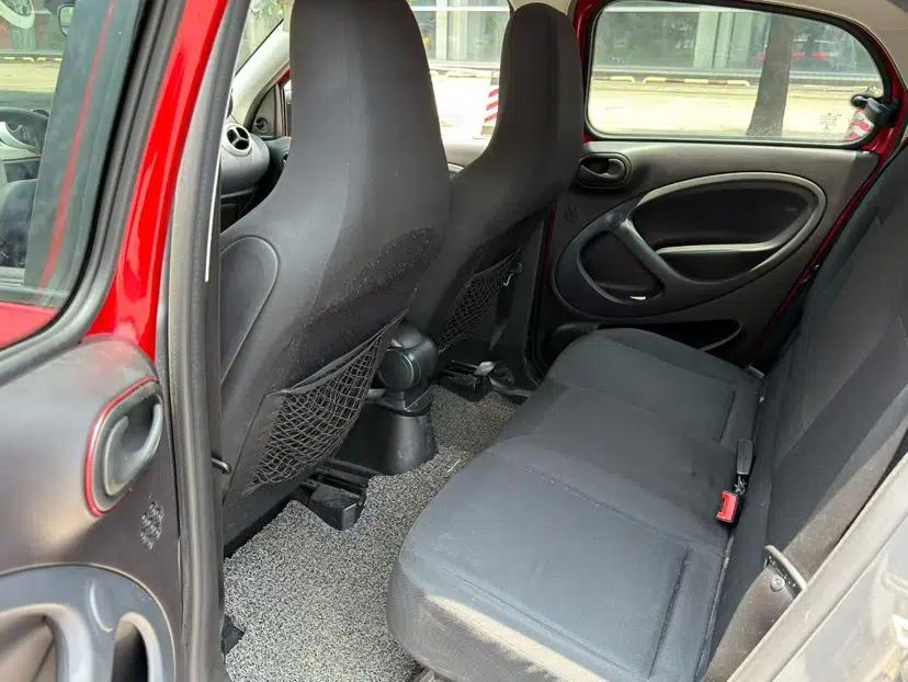 smart forfour 2016 1.0L 52 kW Dynamic Edition — миниатюра 33