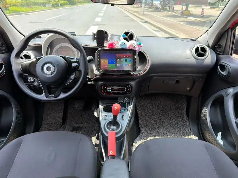 smart forfour 2016 1.0L 52 kW Dynamic Edition — миниатюра 35