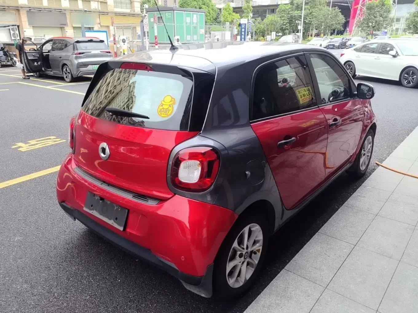 smart forfour 2016 1.0L 52 kW Dynamic Edition — миниатюра 6