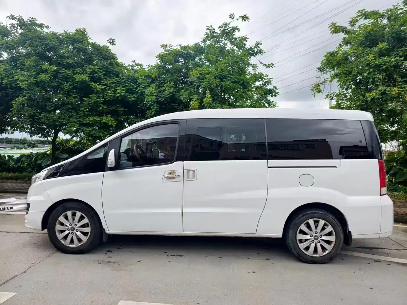 Refine M5 2017 2.0T Gasoline Automatic Premium Edition — миниатюра 3
