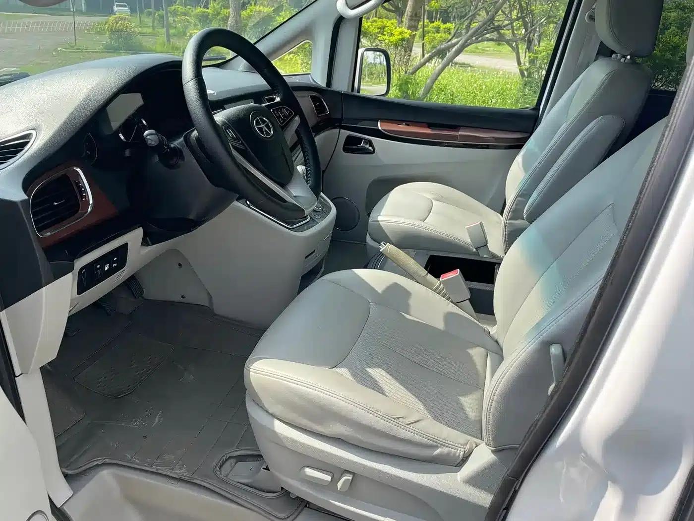 Refine M5 2016 2.0T Gasoline Manual Executive Edition — миниатюра 13