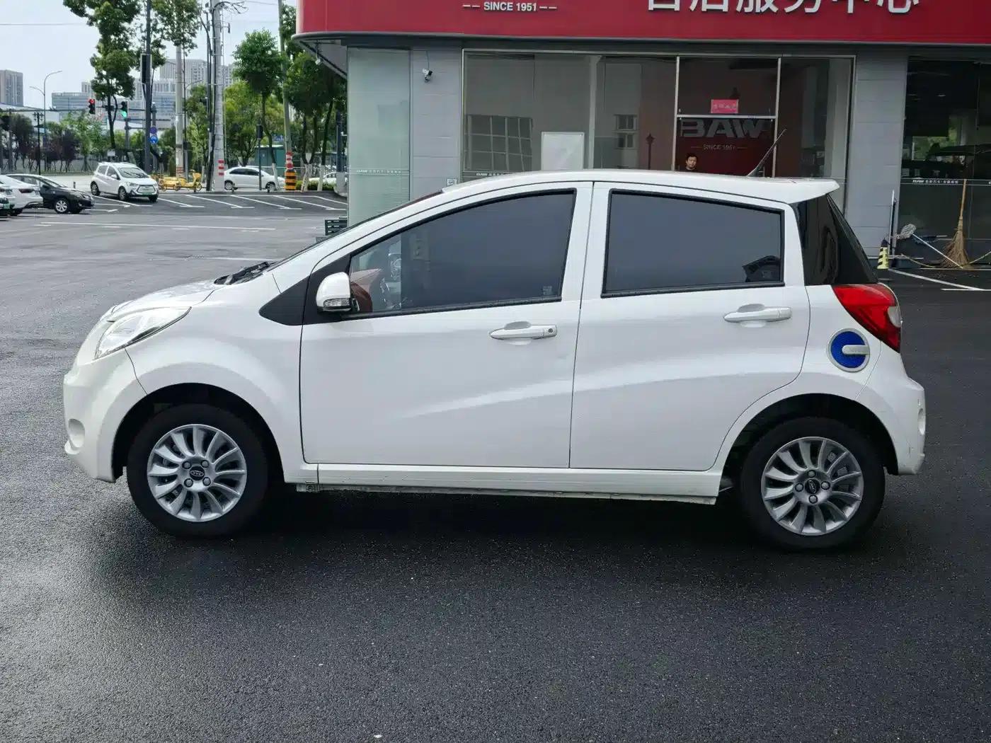 JAC iEV6E 2018 Upgraded Version iEV6E Luxury Intelligent Edition — миниатюра 3