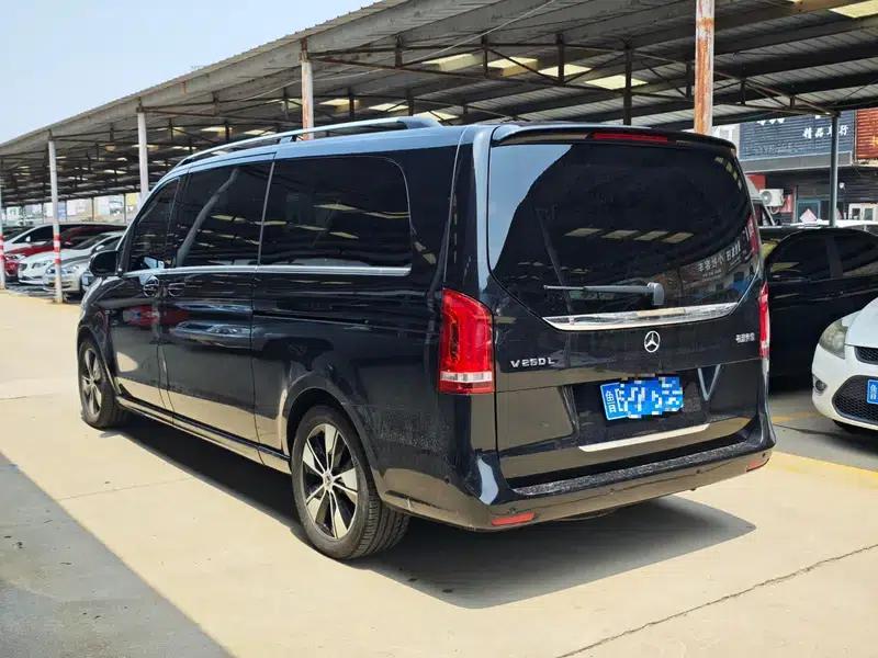 Mercedes-Benz V-Class 2022 V 260 L Long Wheelbase Premium Edition — миниатюра 4