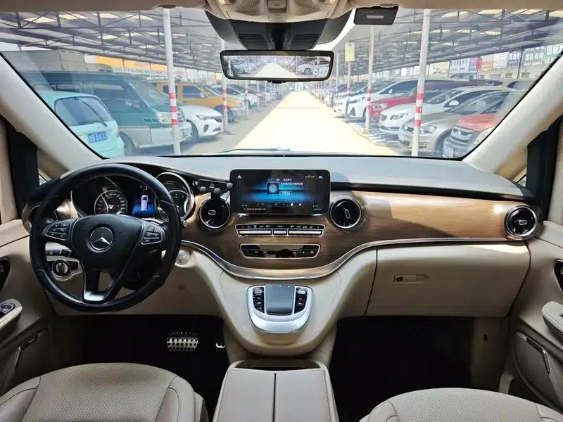 Mercedes-Benz V-Class 2022 V 260 L Long Wheelbase Premium Edition — миниатюра 7
