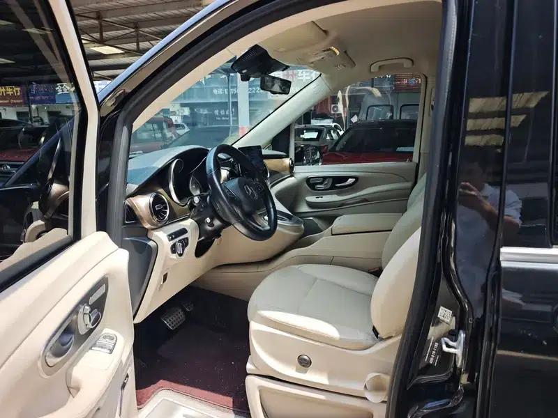 Mercedes-Benz V-Class 2022 V 260 L Long Wheelbase Premium Edition — миниатюра 9