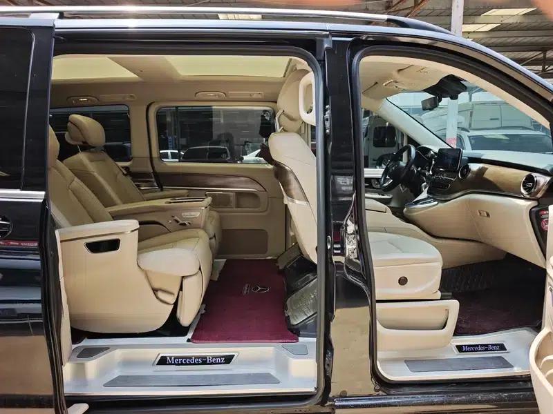 Mercedes-Benz V-Class 2022 V 260 L Long Wheelbase Premium Edition — миниатюра 10
