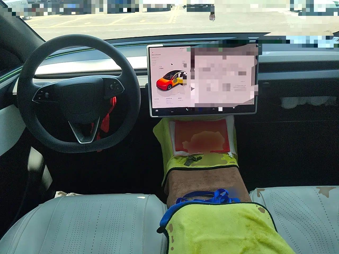 Tesla Model Y L 2025 Model Long-Range All-Wheel-Drive Version — миниатюра 9