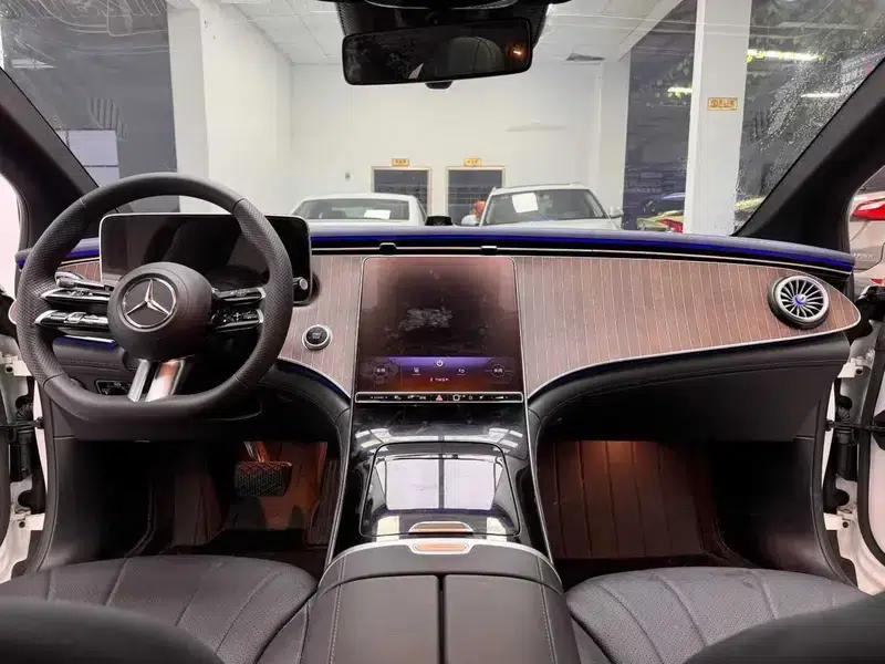 Mercedes-Benz EQE 2025 EQE 500 4MATIC Pioneer Edition — миниатюра 7