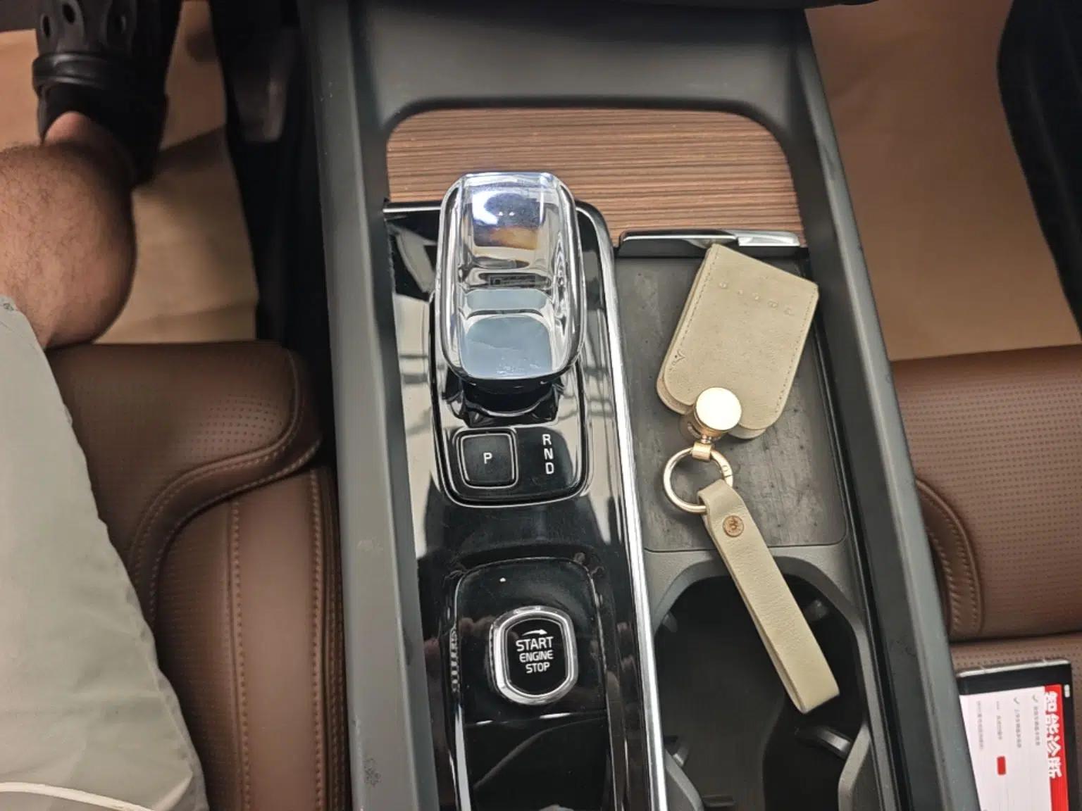 Volvo XC60 New Energy 2023 T8 Plug-in Hybrid Long-Range All-Wheel Drive Smart Luxury Edition — миниатюра 21