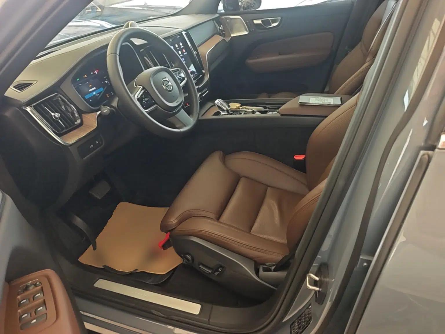 Volvo XC60 New Energy 2023 T8 Plug-in Hybrid Long-Range All-Wheel Drive Smart Luxury Edition — миниатюра 22