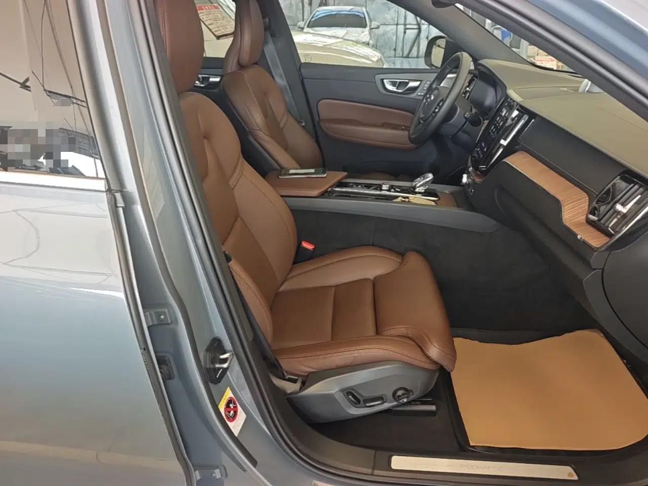 Volvo XC60 New Energy 2023 T8 Plug-in Hybrid Long-Range All-Wheel Drive Smart Luxury Edition — миниатюра 24