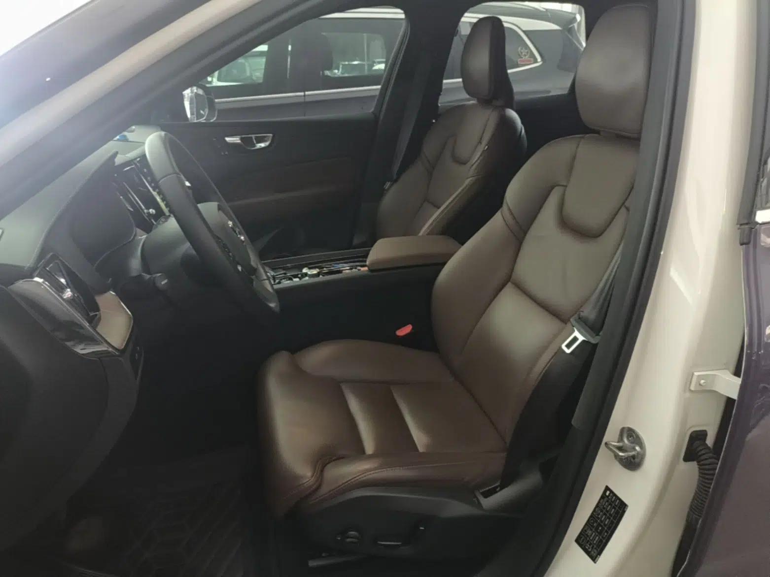 Volvo XC60 New Energy 2024 T8 Plug-in Hybrid Long-Range All-Wheel Drive Smart Luxury Edition — миниатюра 17