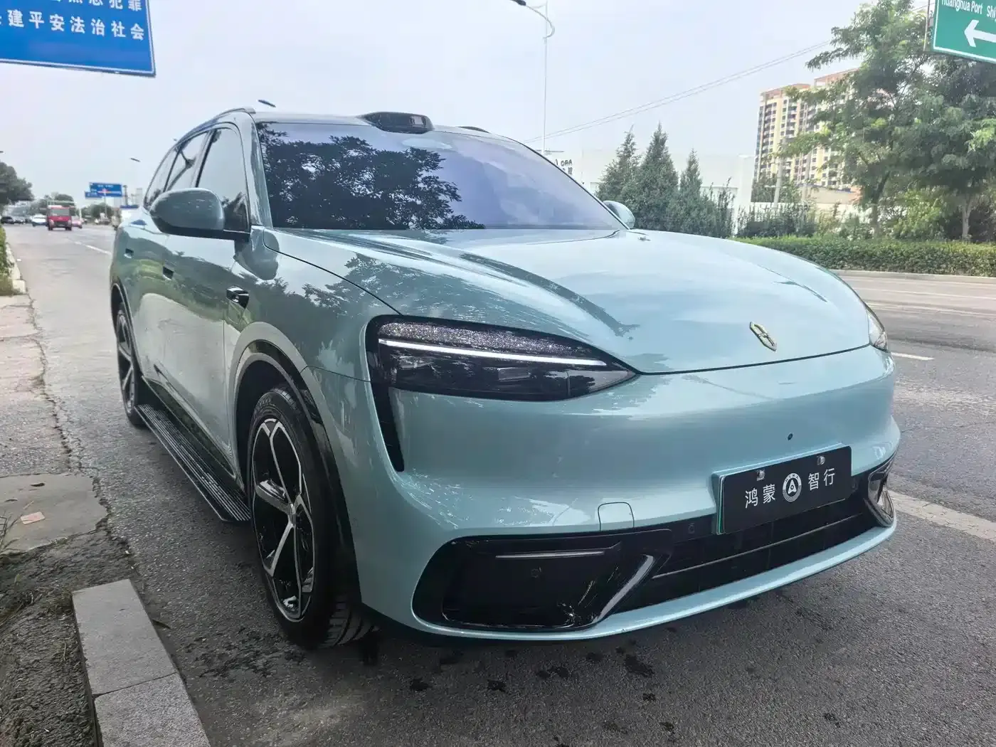 Wenjie M6 2026 Extended Range Ultra 4WD — миниатюра 2