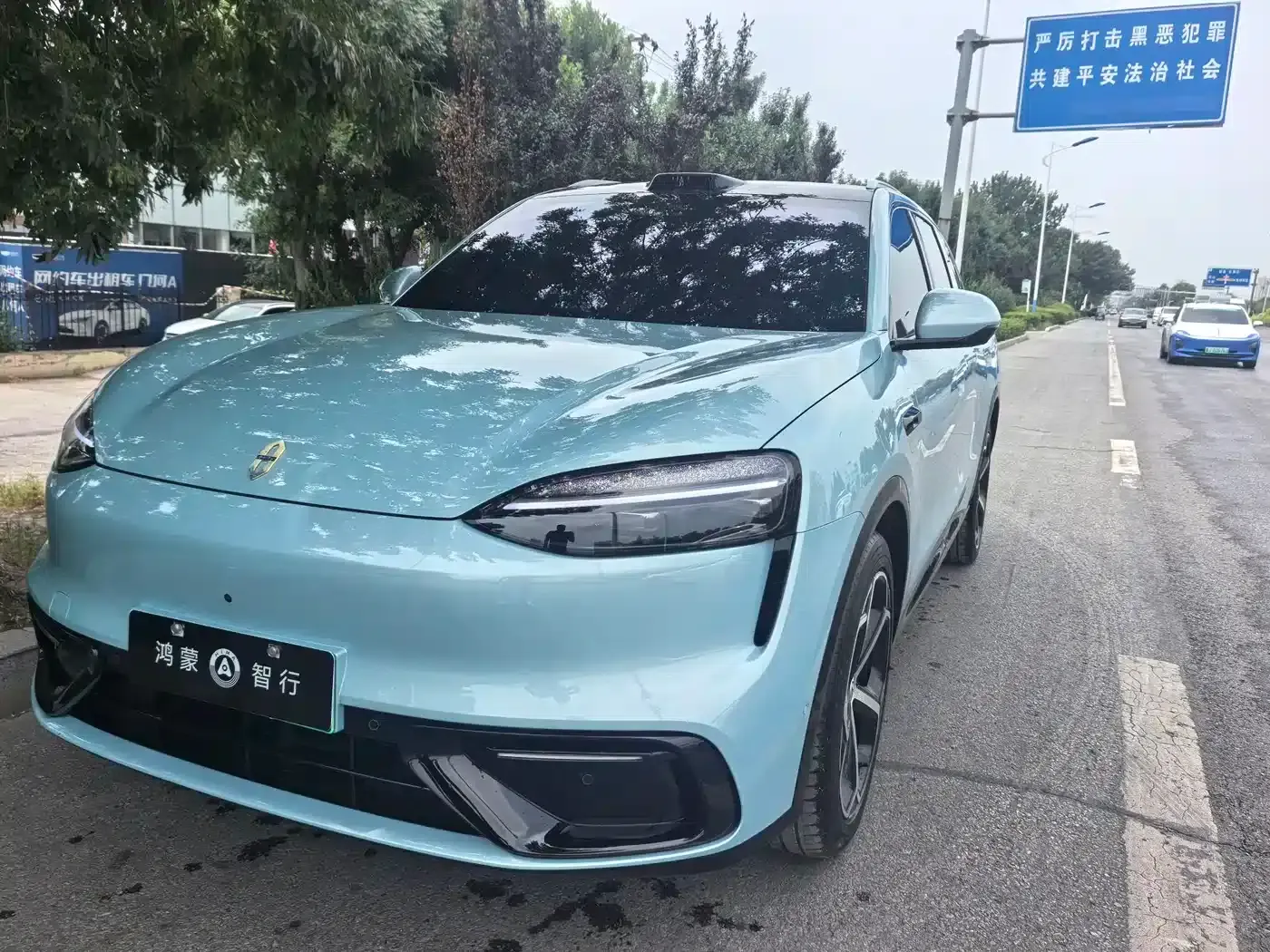 Wenjie M6 2026 Extended Range Ultra 4WD — миниатюра 3