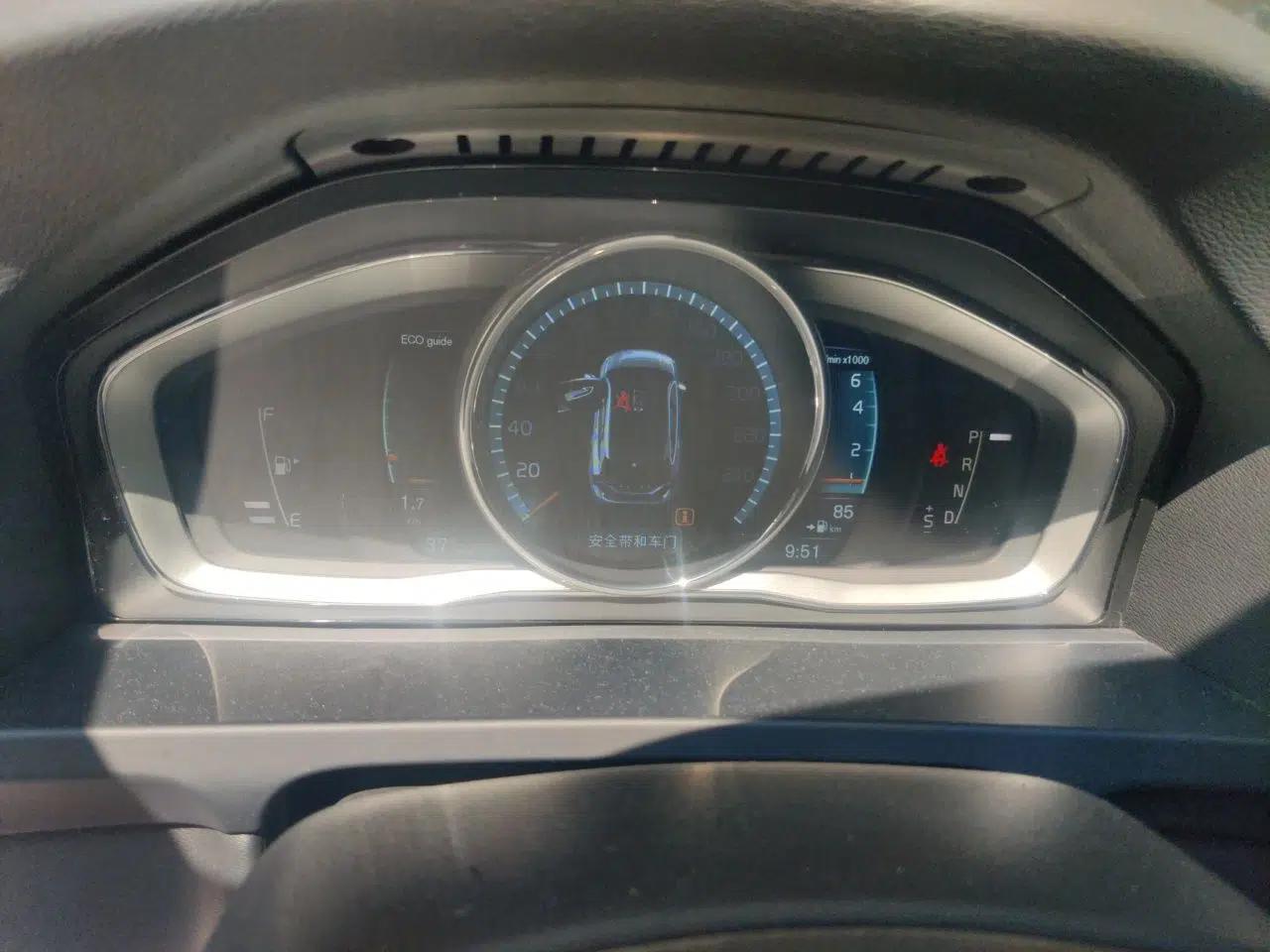Volvo V60 2015 T5 Zhiya Edition — миниатюра 11