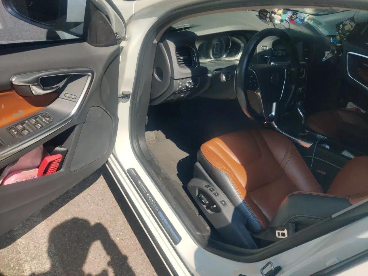 Volvo V60 2015 T5 Zhiya Edition — миниатюра 16