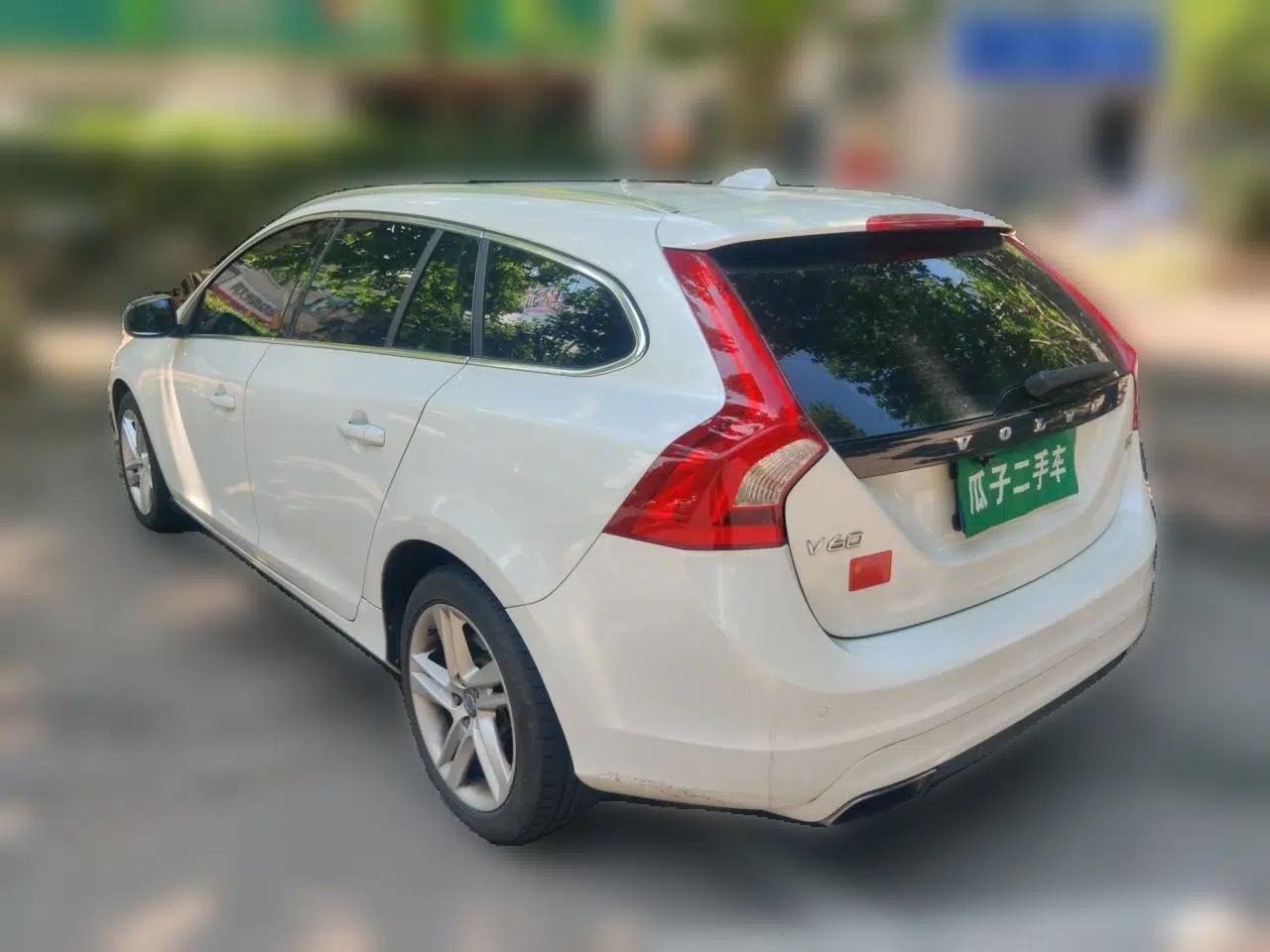 Volvo V60 2015 T5 Zhiya Edition — миниатюра 4