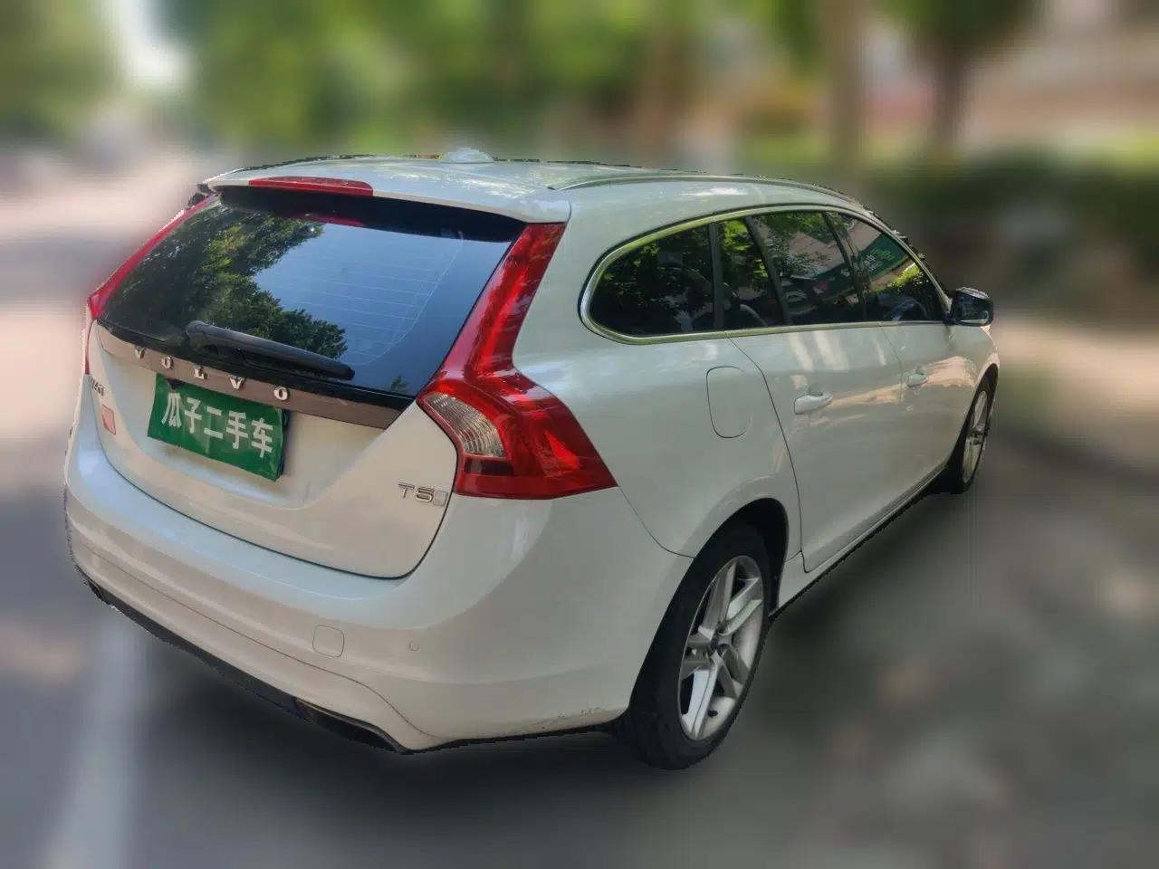 Volvo V60 2015 T5 Zhiya Edition — миниатюра 6