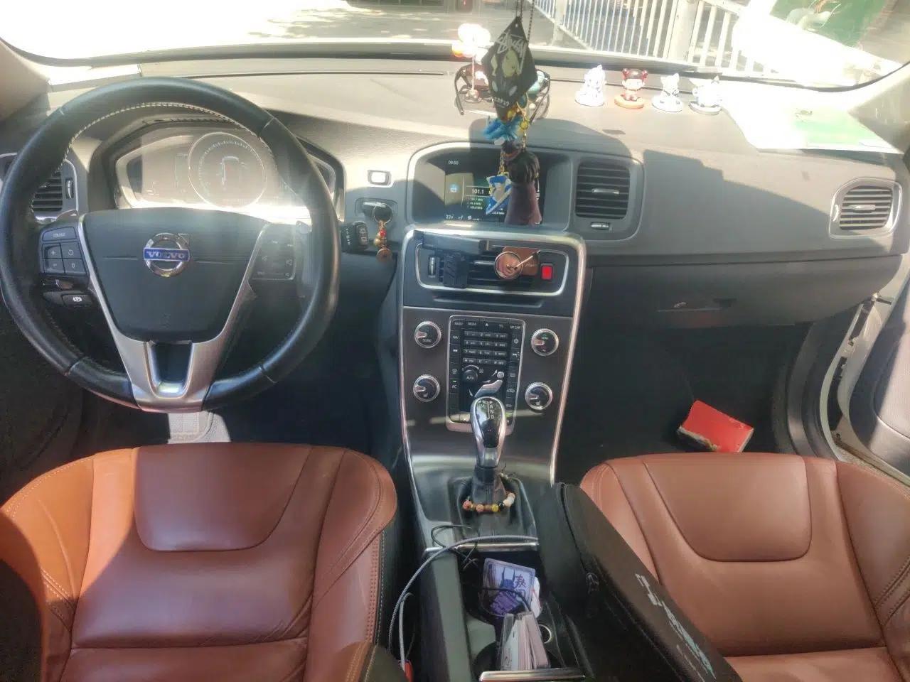 Volvo V60 2015 T5 Zhiya Edition — миниатюра 9