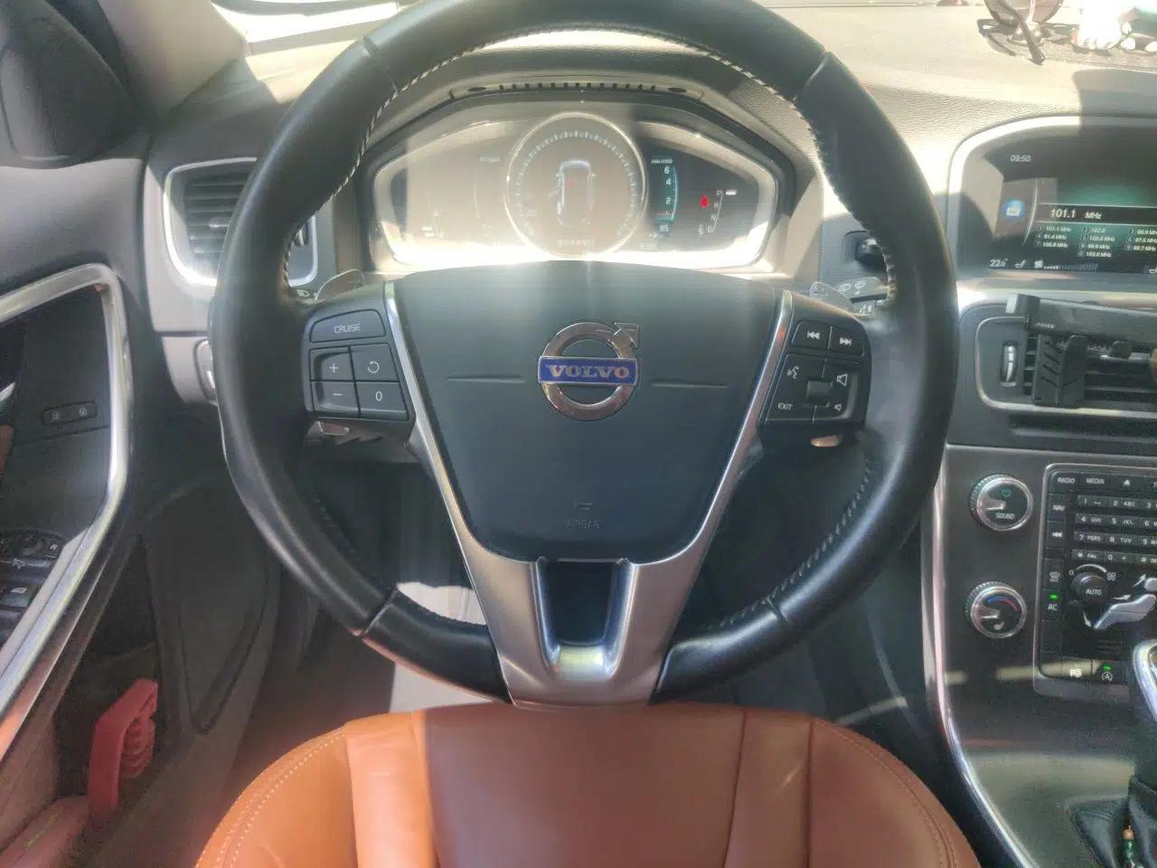 Volvo V60 2015 T5 Zhiya Edition — миниатюра 10