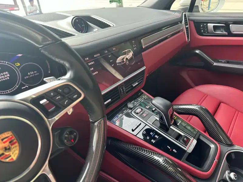 2023 Cayenne E-Hybrid 2.0T Platinum Edition — миниатюра 13