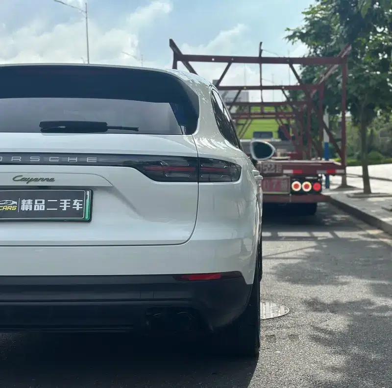 2023 Cayenne E-Hybrid 2.0T Platinum Edition — миниатюра 14