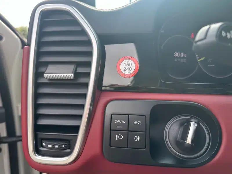 2023 Cayenne E-Hybrid 2.0T Platinum Edition — миниатюра 18