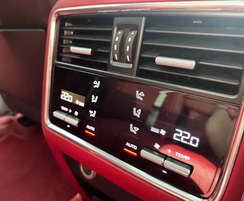 2023 Cayenne E-Hybrid 2.0T Platinum Edition — миниатюра 19