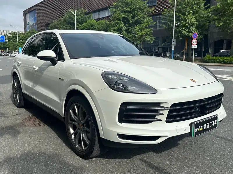 2023 Cayenne E-Hybrid 2.0T Platinum Edition — миниатюра 3