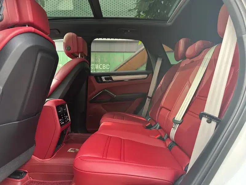 2023 Cayenne E-Hybrid 2.0T Platinum Edition — миниатюра 22