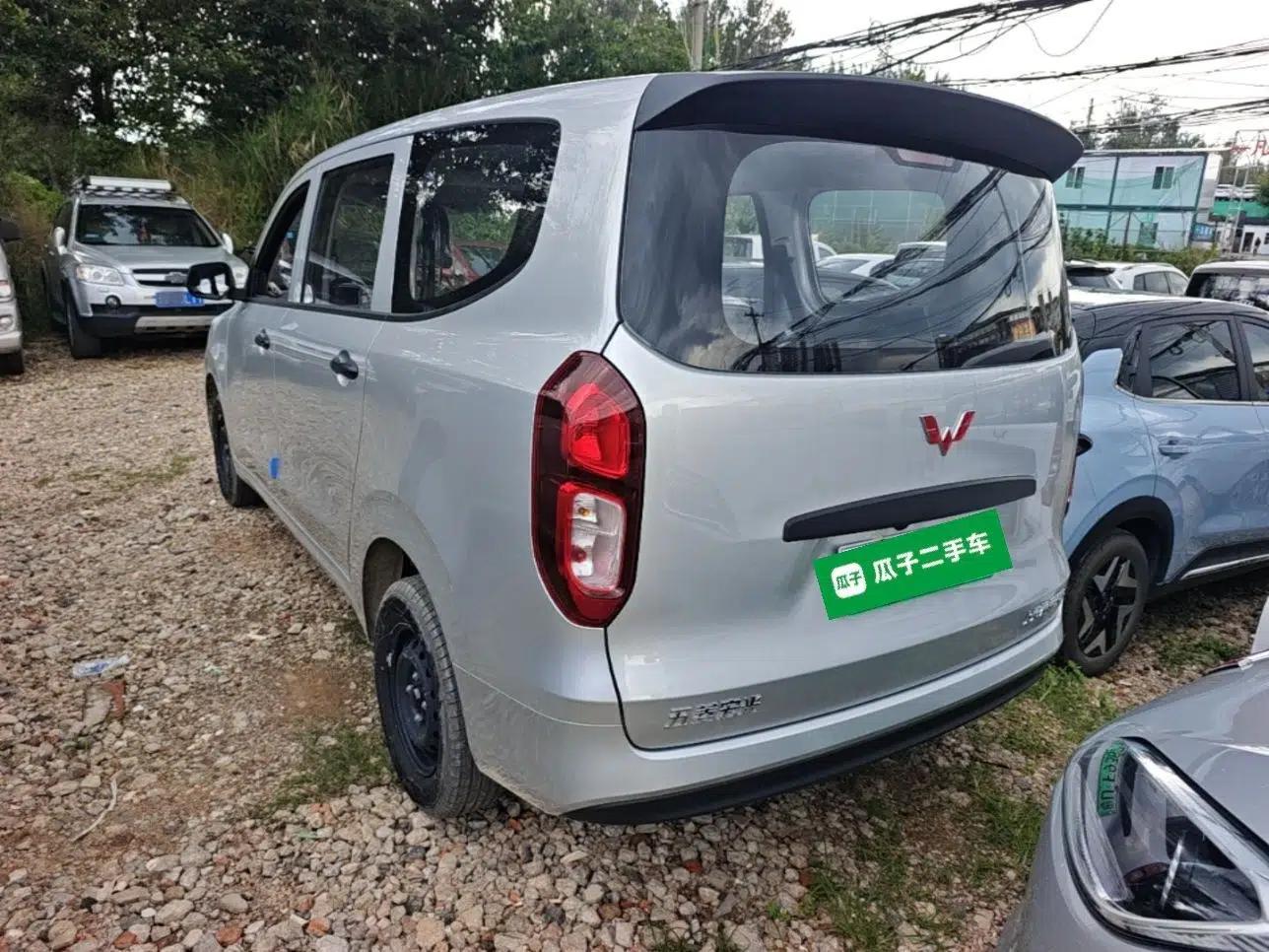 Wuling Hongguang New Energy 2025 Extended-Range Hybrid 50 km Standard Version — миниатюра 4