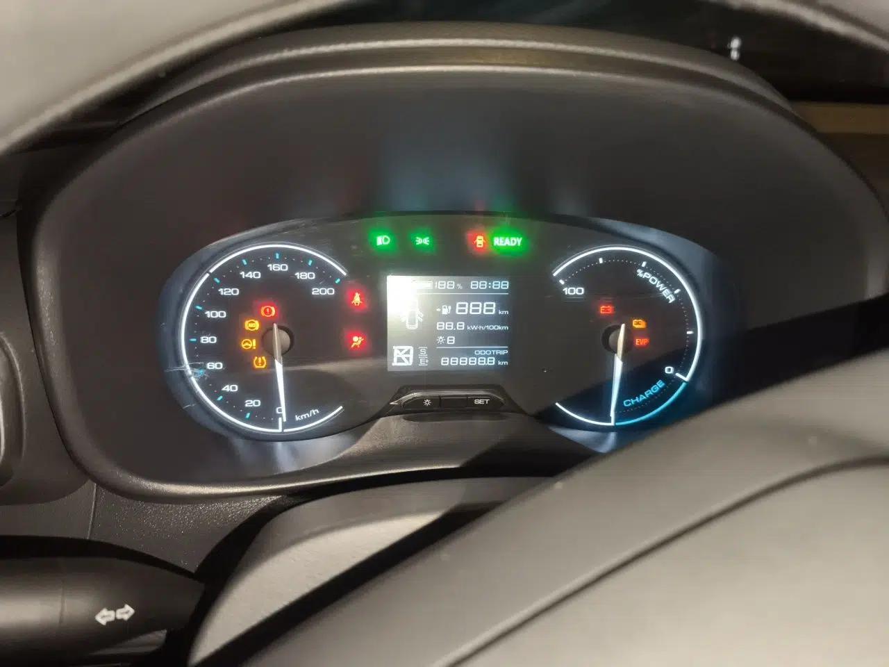 Wuling Hongguang New Energy 2024 All-Electric Model 300KM Practical Version — миниатюра 8