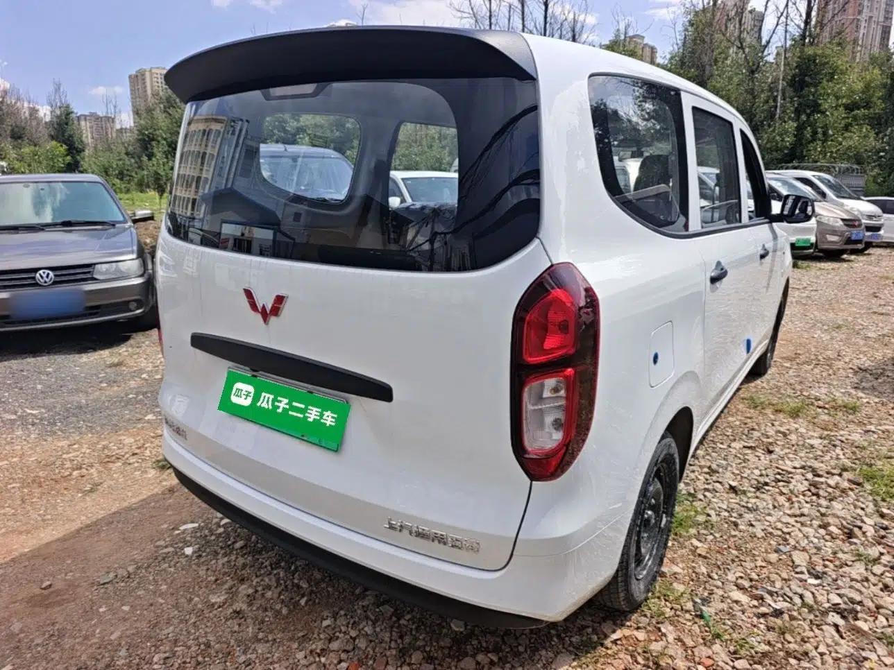 Wuling Hongguang New Energy 2025 Extended-Range Hybrid 50 km Standard Version — миниатюра 6