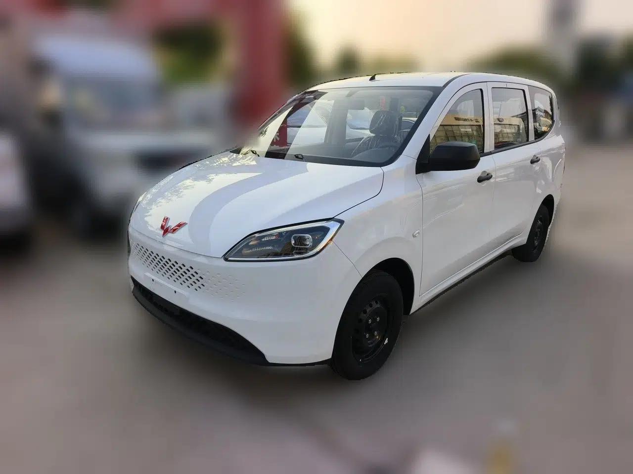 Wuling Hongguang New Energy 2025 Extended-Range Hybrid 50 km Utility Version — миниатюра 1