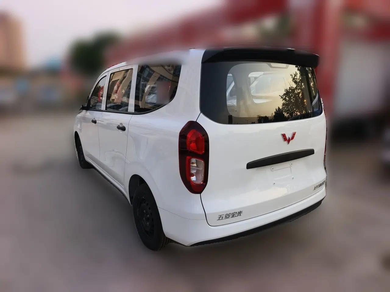 Wuling Hongguang New Energy 2025 Extended-Range Hybrid 50 km Utility Version — миниатюра 4