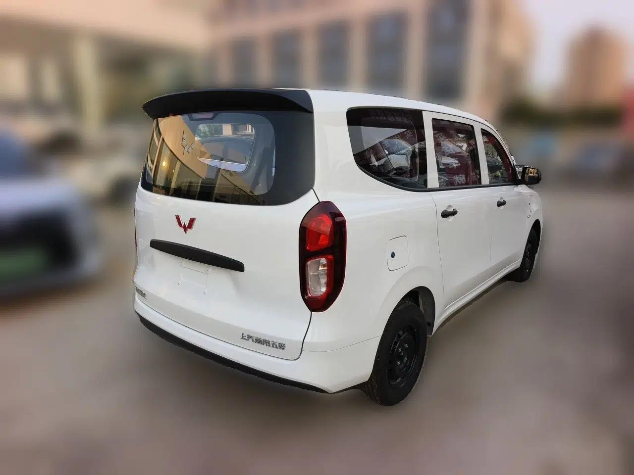 Wuling Hongguang New Energy 2025 Extended-Range Hybrid 50 km Utility Version — миниатюра 6