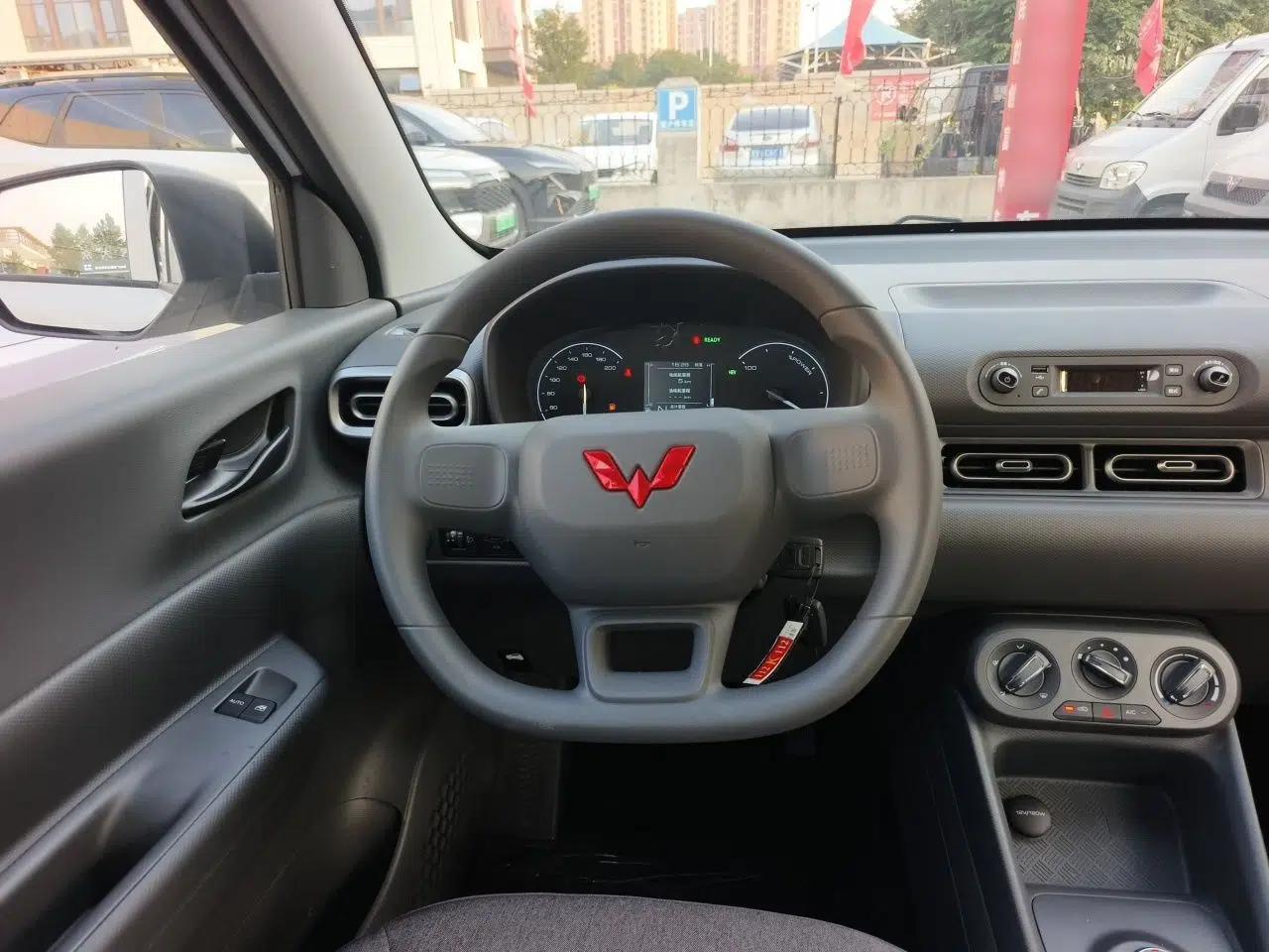 Wuling Hongguang New Energy 2025 Extended-Range Hybrid 50 km Utility Version — миниатюра 10