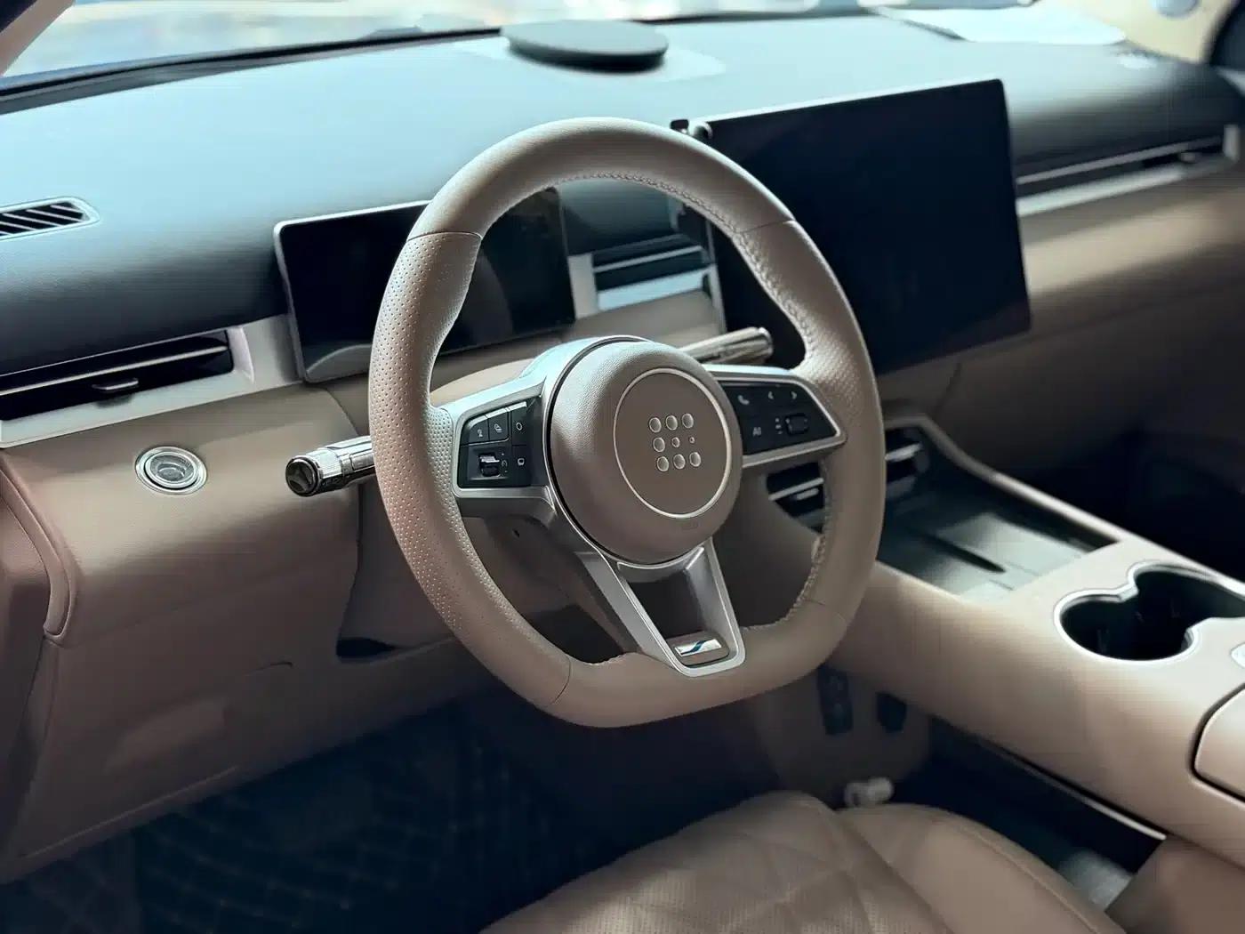 Blue Electric E5 PLUS 2026 Standard Range All-Wheel Drive Performance Ultra — миниатюра 2