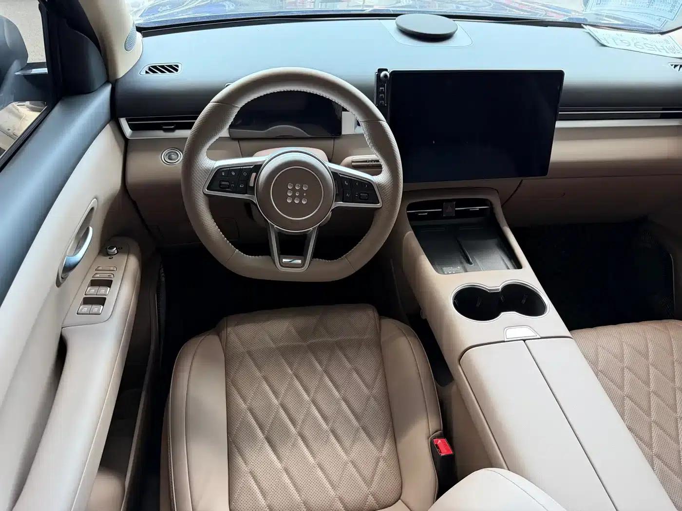 Blue Electric E5 PLUS 2026 Standard Range All-Wheel Drive Performance Ultra — миниатюра 6