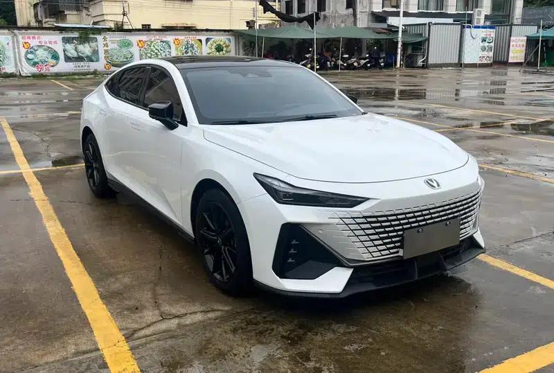 Changan UNI-V 2024 1.5T Premium Edition — миниатюра 3